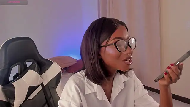 Snapshot of SavannahWildee chatting on 02-02-25, 03:39 SavannahWildee online show from 02-02-25, 03:39