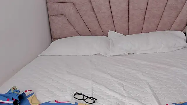 SavannahWildee online show from 11-26-25, 02:28