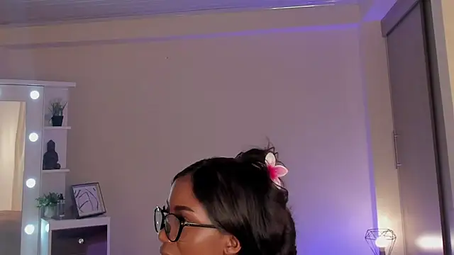 Snapshot of SavannahWildee chatting on 03-13-25, 09:05 SavannahWildee online show from 03-13-25, 09:05