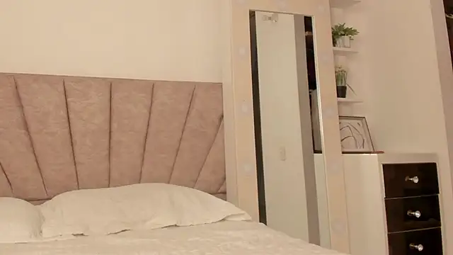 SavannahWildee online show from 02-11-26, 12:16