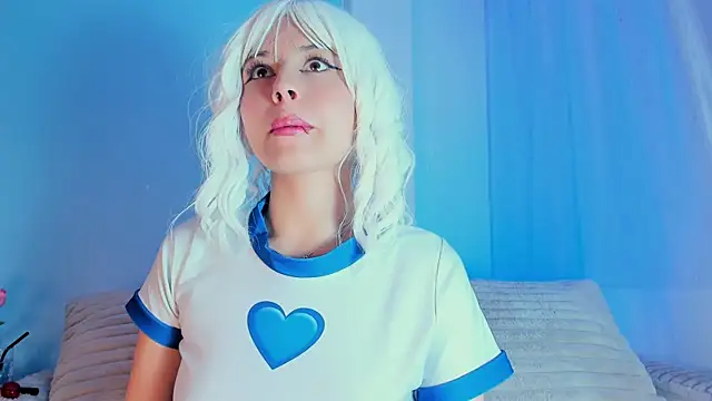 Snapshot of EmilyWithe chatting on 10-14-25, 11:58 EmilyWithe online show from 10-14-25, 11:58