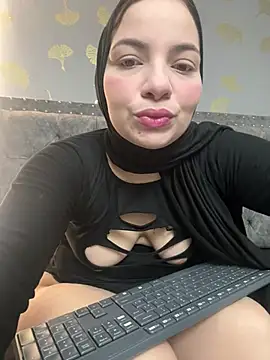 Layla kaderr online show from 05-21-26, 11:24