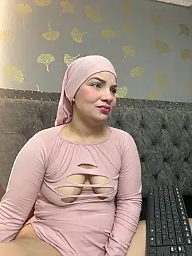 Layla kaderr online show from 04-14-26, 11:21