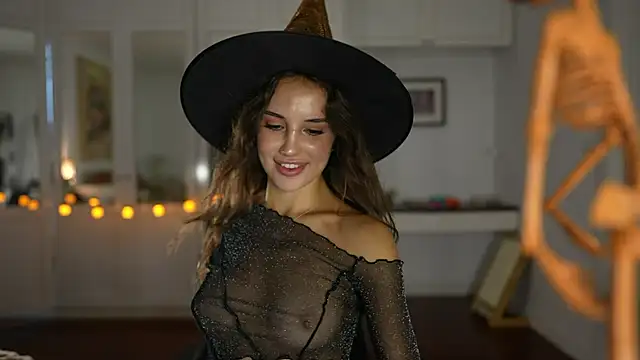 ValerieHill online show from 10-31-25, 03:14