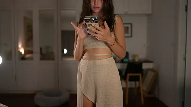 ValerieHill online show from 10-26-25, 05:52