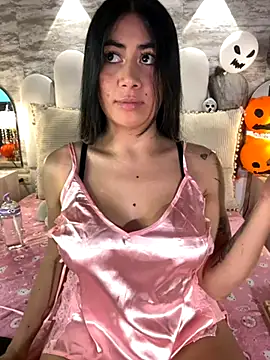 Snapshot of _MadiLee_ chatting on 10-12-25, 03:08 MadiLee online show from 10-12-25, 03:08
