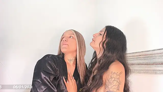 Snapshot of Sensually_Explosive chatting on 01-06-26, 09:30 Sensually Explosive online show from 01-06-26, 09:30