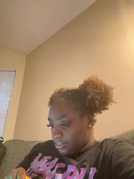 Snapshot of LillShayy chatting on 04-24-26, 12:34 LillShayy online show from 04-24-26, 12:34