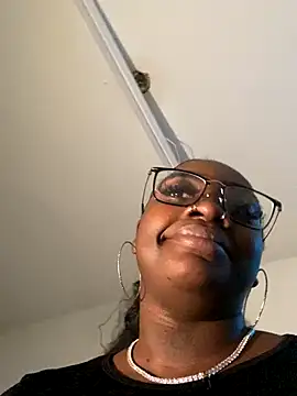 LillShayy online show from 11-14-25, 06:50