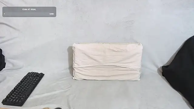 Snapshot of qustci-couple chatting on 03-13-25, 05:18 qustci-couple online show from 03-13-25, 05:18