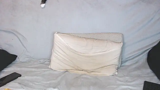 Snapshot of qustci-couple chatting on 10-18-25, 08:55 qustci-couple online show from 10-18-25, 08:55
