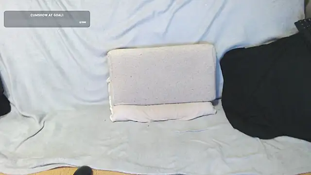 Snapshot of qustci-couple chatting on 03-20-25, 03:25 qustci-couple online show from 03-20-25, 03:25