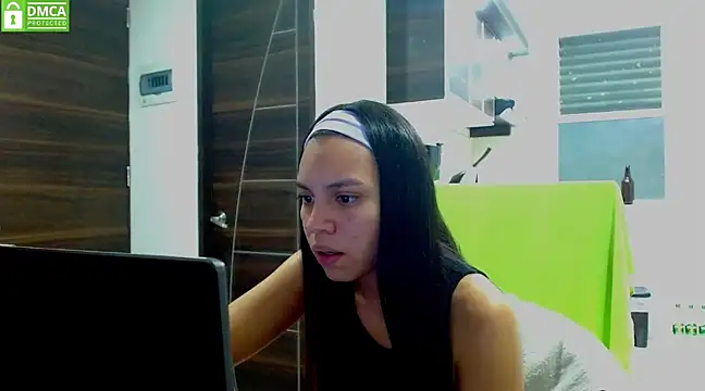 Hot-Couple--18 online show from 12-02-24, 12:04