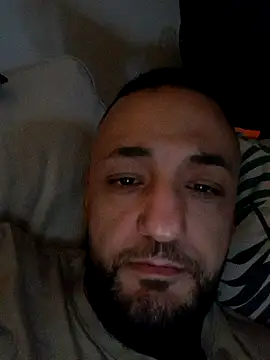 Snapshot of Reeeks69 chatting on 02-23-25, 03:35 Reeeks69 online show from 02-23-25, 03:35