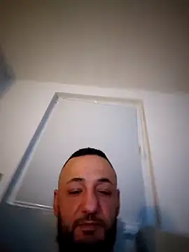 Snapshot of Reeeks69 chatting on 01-08-26, 05:57 Reeeks69 online show from 01-08-26, 05:57