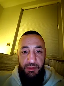 Snapshot of Reeeks69 chatting on 12-22-25, 05:51 Reeeks69 online show from 12-22-25, 05:51