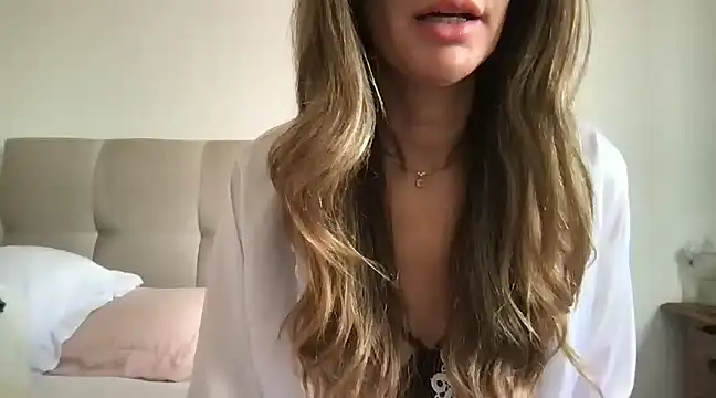 paolajonez online show from 01-10-25, 12:04