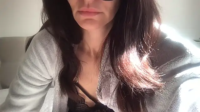paolajonez online show from 06-05-26, 02:56