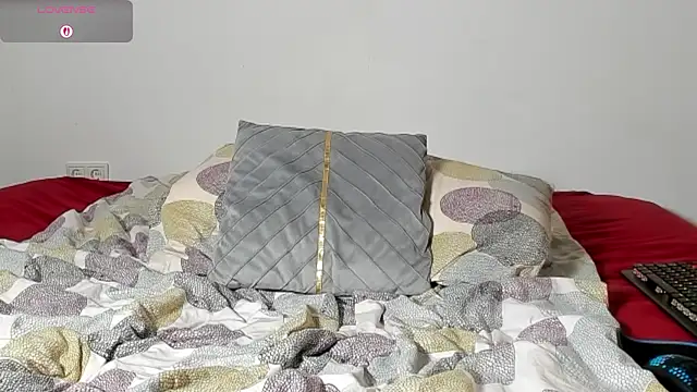 laurasommer online show from 10-19-25, 05:37