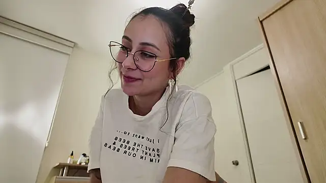 Snapshot of juanasnz99 chatting on 03-07-25, 04:13 juanasnz99 online show from 03-07-25, 04:13