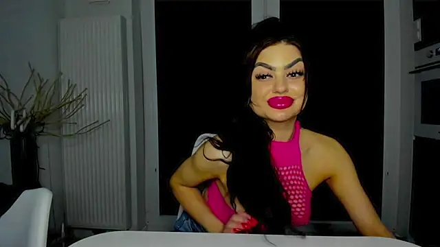 Snapshot of aishahottie chatting on 02-09-25, 01:22 aishahottie online show from 02-09-25, 01:22