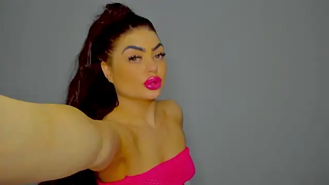 Snapshot of aishahottie chatting on 01-04-25, 05:48 aishahottie online show from 01-04-25, 05:48