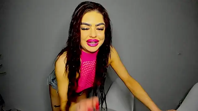 Snapshot of aishahottie chatting on 02-26-25, 02:41 aishahottie online show from 02-26-25, 02:41