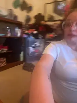 Lalalynn online show from 11-12-25, 04:33