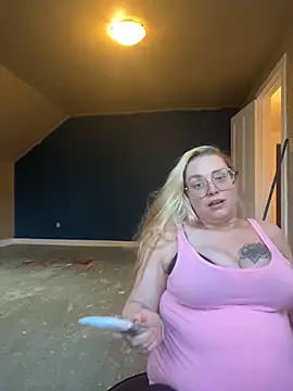Snapshot of Lalalynn chatting on 04-27-26, 12:52 Lalalynn online show from 04-27-26, 12:52