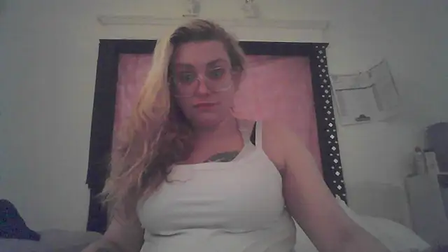 Snapshot of Lalalynn chatting on 04-29-26, 06:25 Lalalynn online show from 04-29-26, 06:25