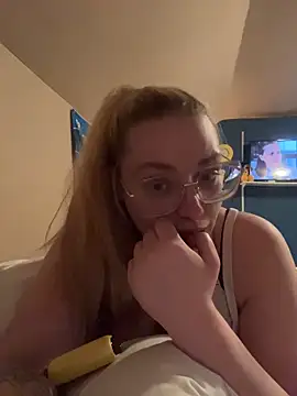Snapshot of Lalalynn chatting on 05-05-26, 12:57 Lalalynn online show from 05-05-26, 12:57