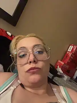 Lalalynn online show from 02-25-26, 05:51