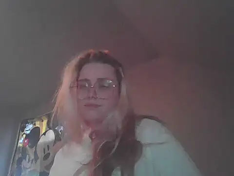 Snapshot of Lalalynn chatting on 05-08-26, 11:30 Lalalynn online show from 05-08-26, 11:30