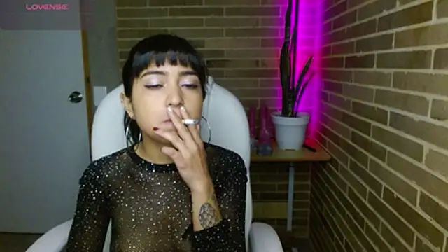 helenacyruss online show from 12-23-25, 10:25