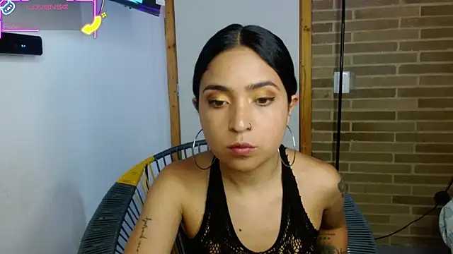 helenacyruss online show from 10-27-25, 07:15