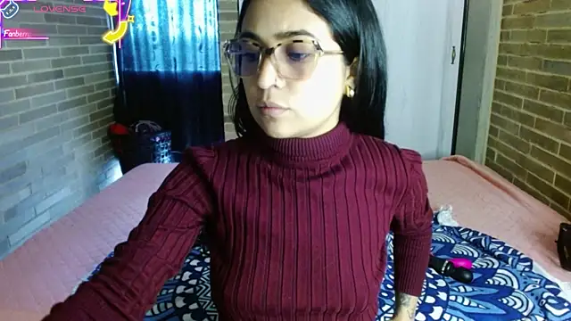 helenacyruss online show from 10-14-25, 07:03