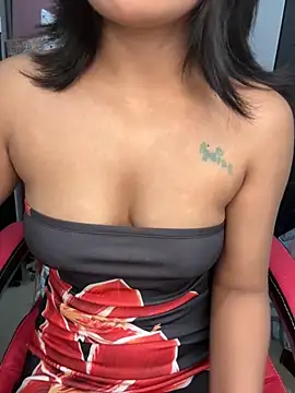 LeisyXO online show from 11-22-25, 05:23