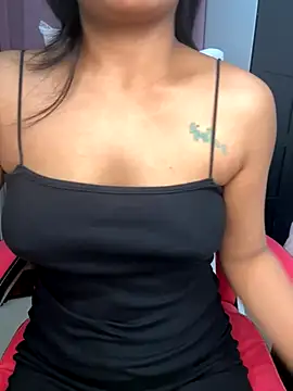 LeisyXO online show from 11-11-25, 08:03