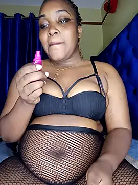 Queenshaz01 online show from 11-05-25, 12:25