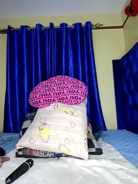 Queenshaz01 online show from 11-10-25, 12:37