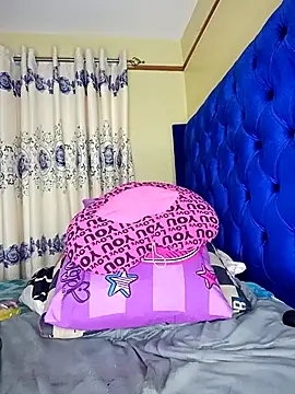 Queenshaz01 online show from 09-11-25, 12:21