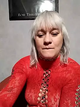 Snapshot of poussichienne chatting on 01-18-26, 08:29 poussichienne online show from 01-18-26, 08:29