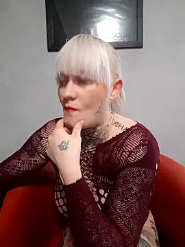 poussichienne online show from 10-12-25, 02:18