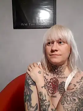 poussichienne online show from 11-20-25, 01:45