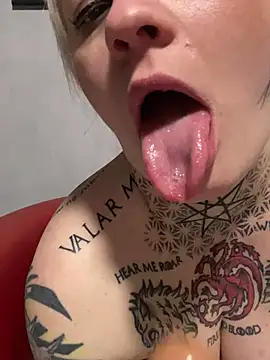 poussichienne online show from 02-17-25, 04:17