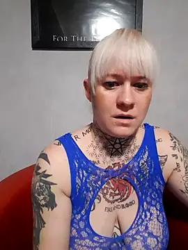 poussichienne online show from 10-29-25, 04:06