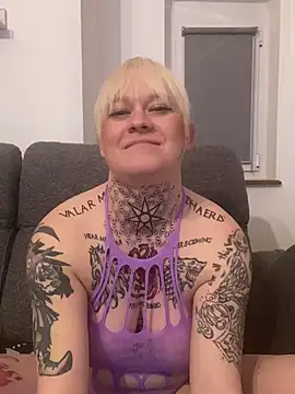 poussichienne online show from 03-03-25, 07:39