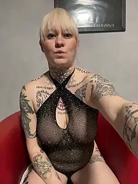 poussichienne online show from 02-27-25, 04:54