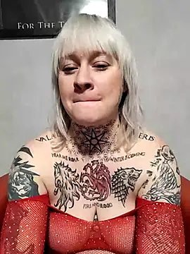 Snapshot of poussichienne chatting on 01-19-26, 03:38 poussichienne online show from 01-19-26, 03:38