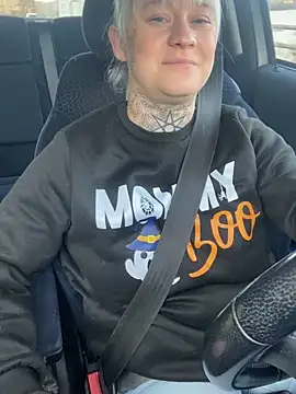 poussichienne online show from 12-18-25, 12:09